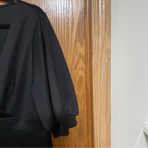 Plus size black knit dress - Picture 4 of 7